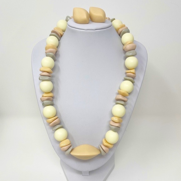 Vintage Jewelry - Vintage Necklace & Earrings Set